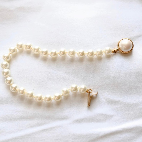 VINTAGE CAROLEE GOLD TONE PEARL BRACELET - Picture 10 of 10